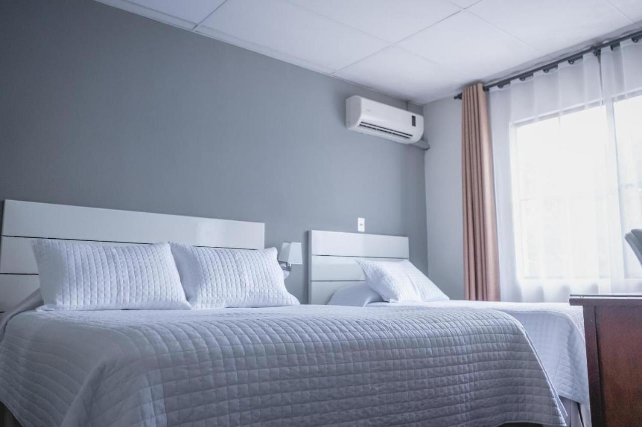 Cardedeu Suites San Salvador Luaran gambar